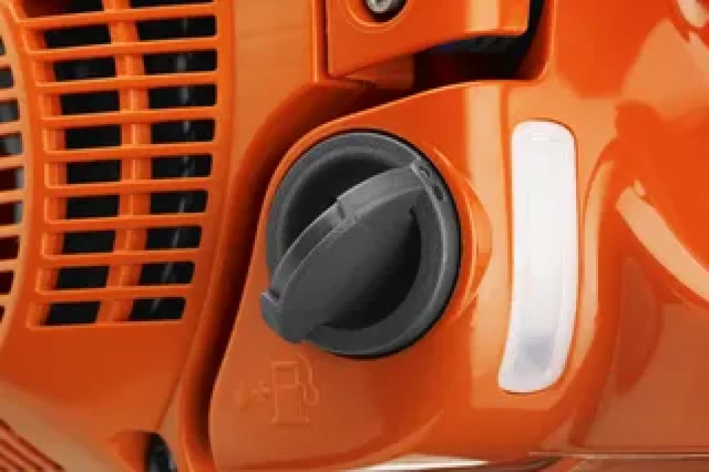 Manutenzione - Pulizia del serbatoio carburante e olio catena